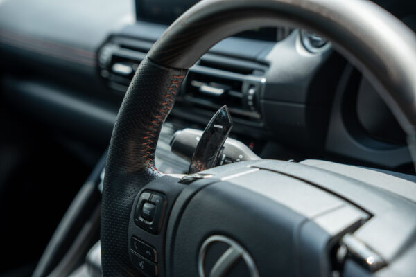 LEXUS IS & RC フォージドカーボンパドルシフター - 画像 (3)