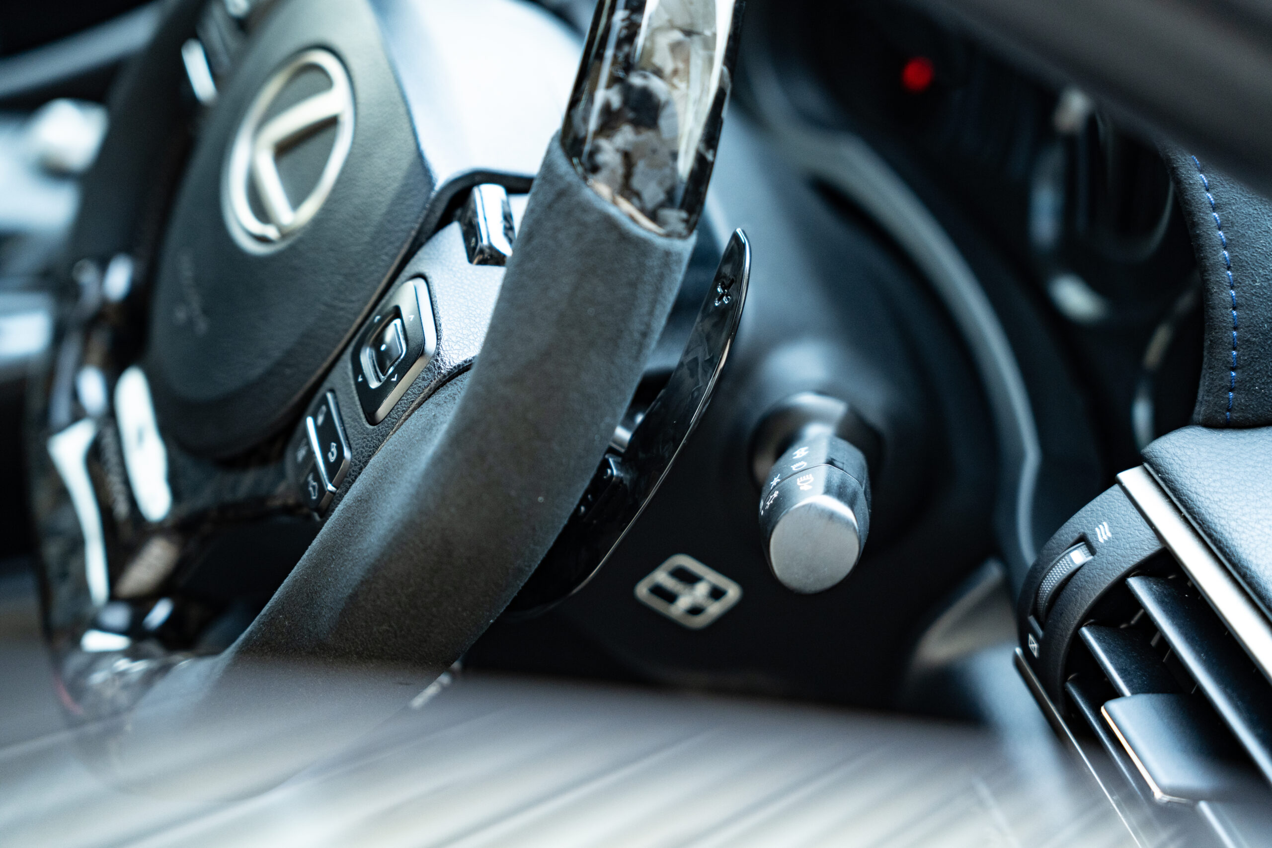 LEXUS RCF GSF IS カーボンパドルシフト 新品未使用 LEXUS IS & RC フォージドカーボンパドルシフター - SIXDESIGN