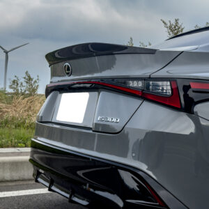 IS350 トランクスポイラー