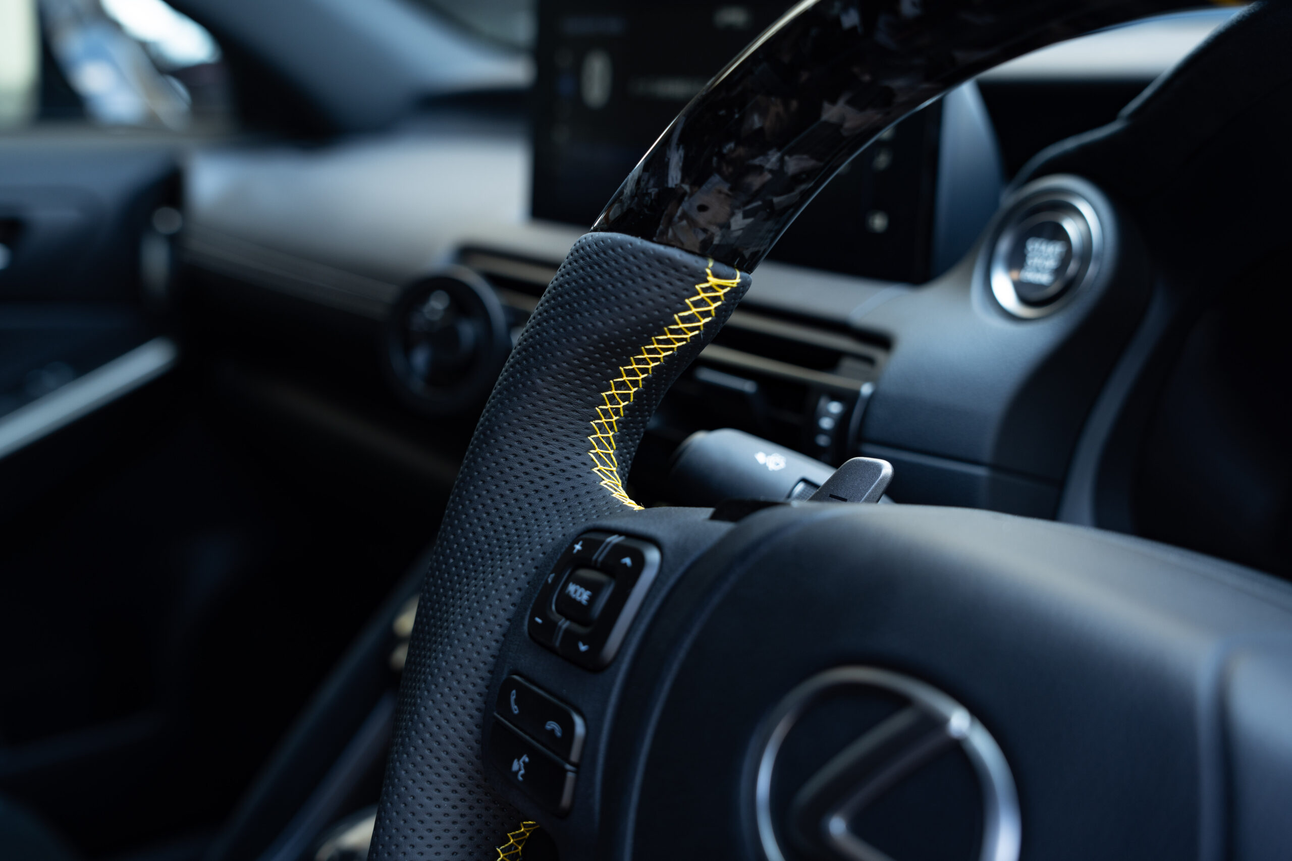 LEXUS IS & RC カーボンステアリング - SIXDESIGN